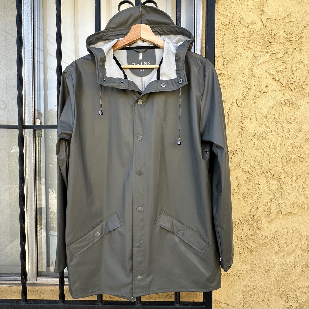 Rains unisex Hooded Raincoat in Olive Green size XS/S